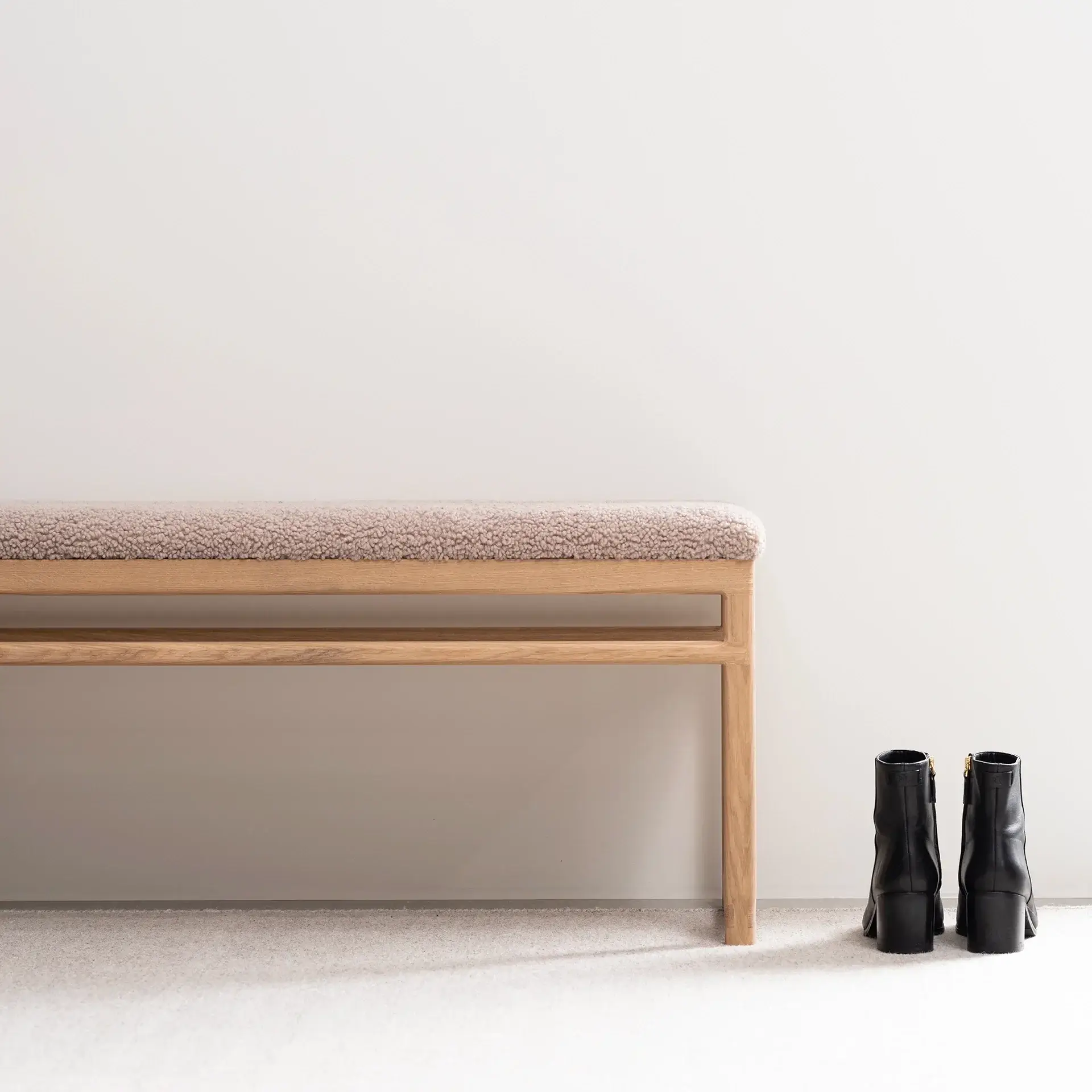 Oak Bench Alva – Oak Frame – Greige Bouclé Cushion - Image 3