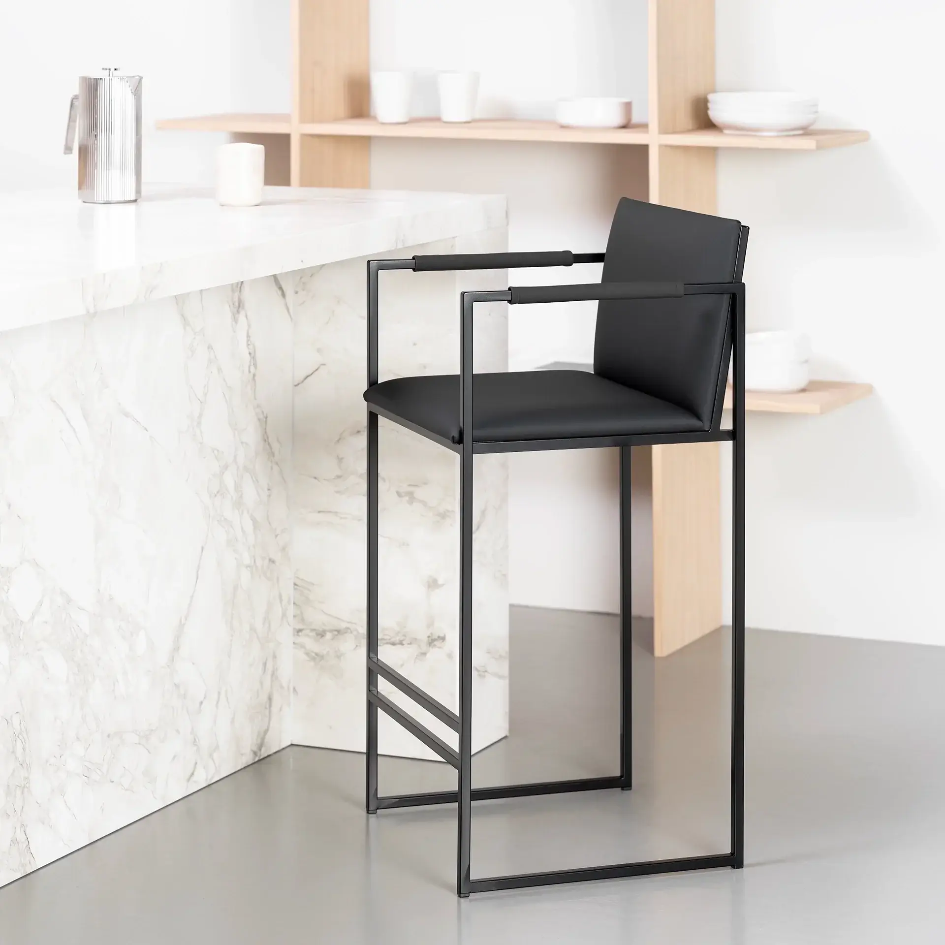 Bar Stool Bruno – Black – Jade Black Leather - Jade Black Armrest - Image 5