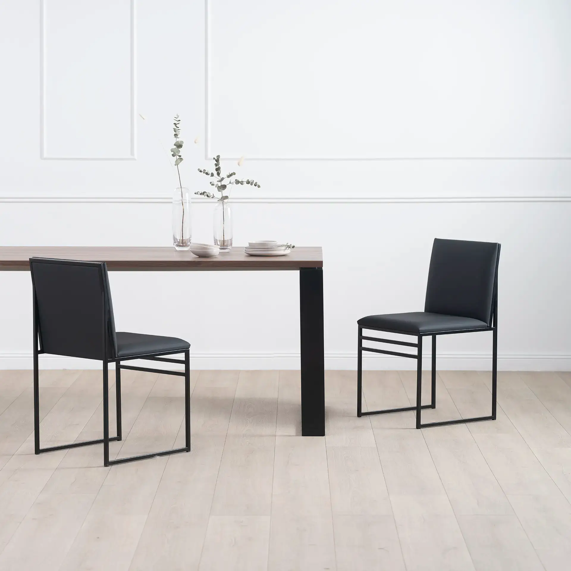 Dining table Diana  - Black - Dark oak Wood Top - Image 3