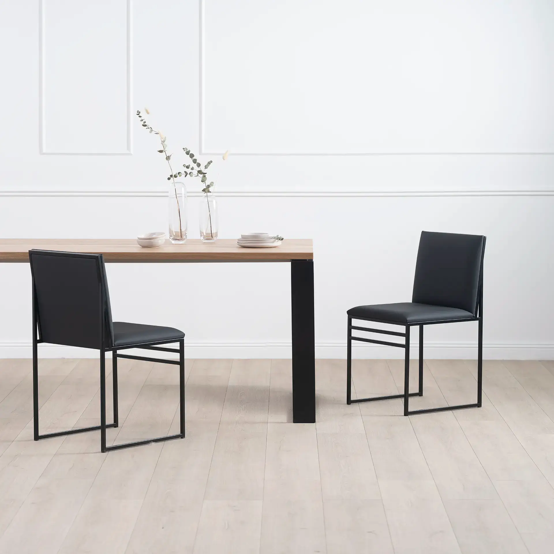 Dining table Diana  - Black Frame - Oak Wood Top - Image 3