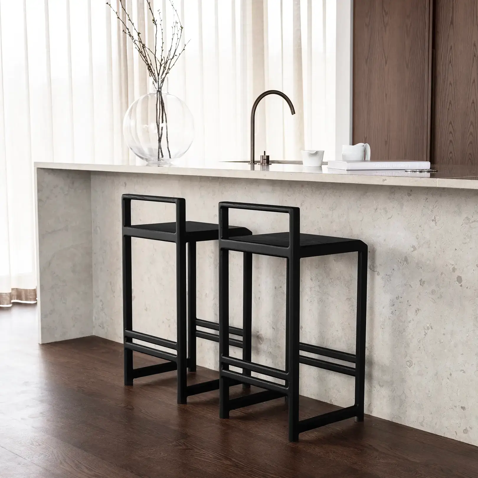 Oak Bar Stool Ebba – Black Oak Frame - Image 2