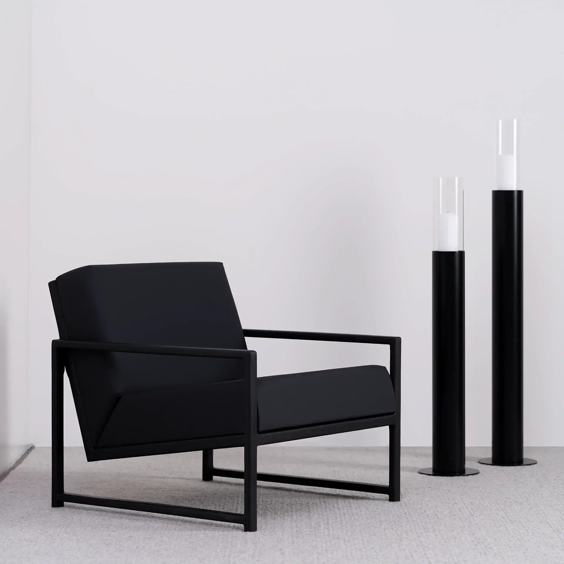 Armchair Einar – Black Oak Frame – Jade Black Leather Cushion - Image 6