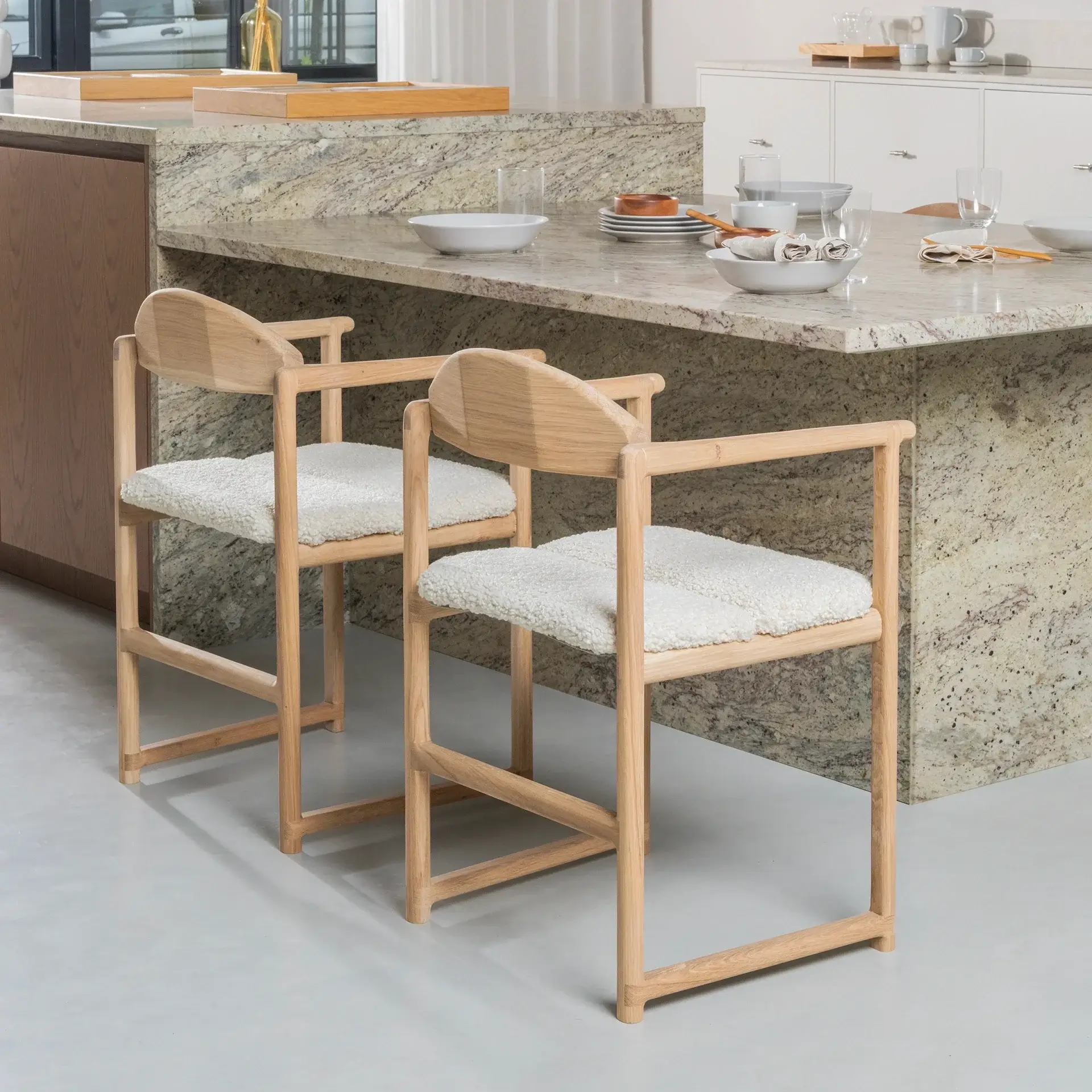 Dining chair Erik  - Oak Wood Frame - Ivory bouclé Cushion - Image 2