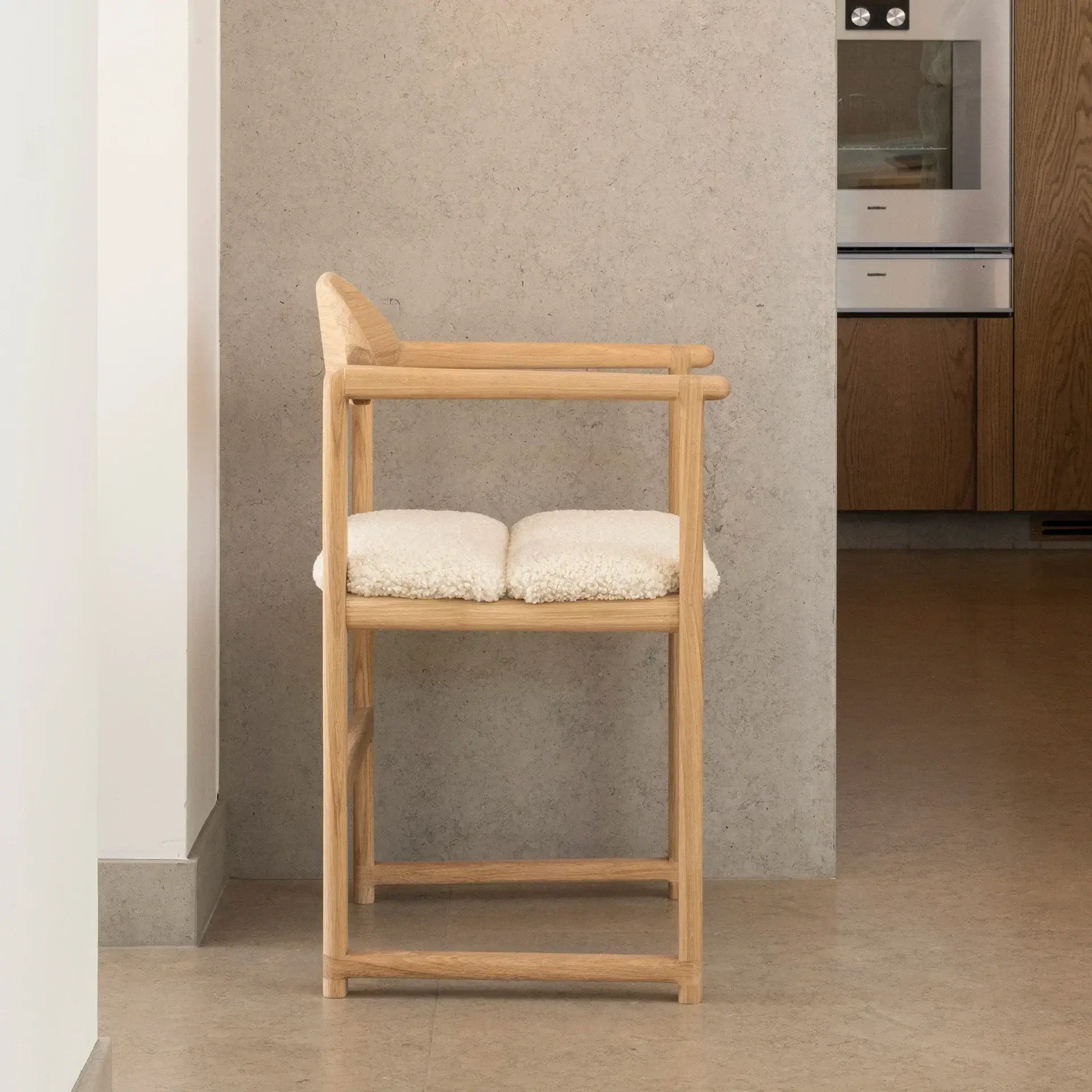 Dining chair Erik  - Oak Wood Frame - Ivory bouclé Cushion - Image 4
