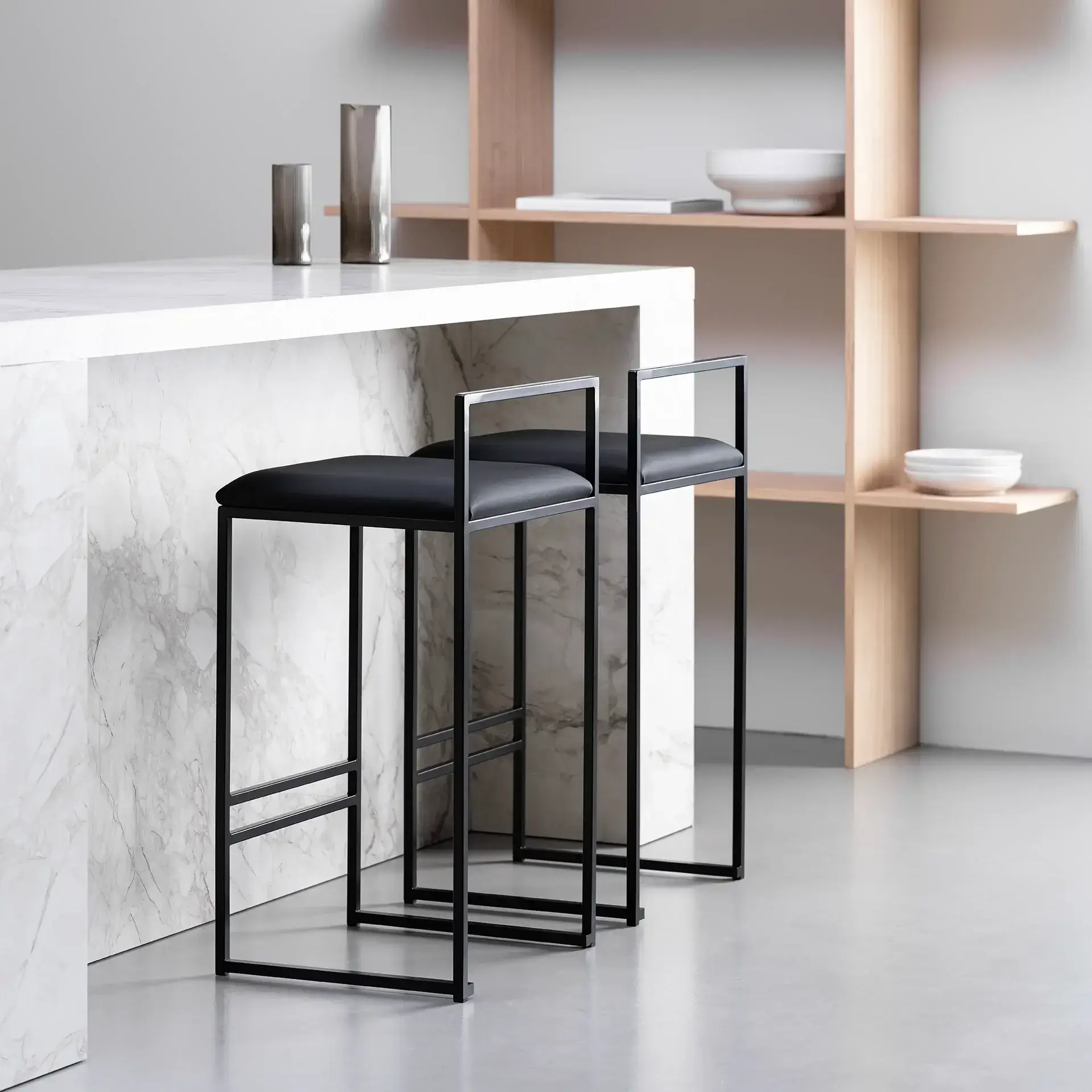 Bar Stool Freja – Black Frame – Jade Black Leather Cushion - Image 6