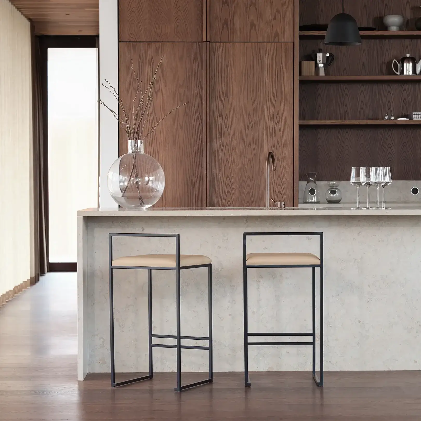 Bar Stool Freja – Black Frame – Latte Leather Cushion - Image 6
