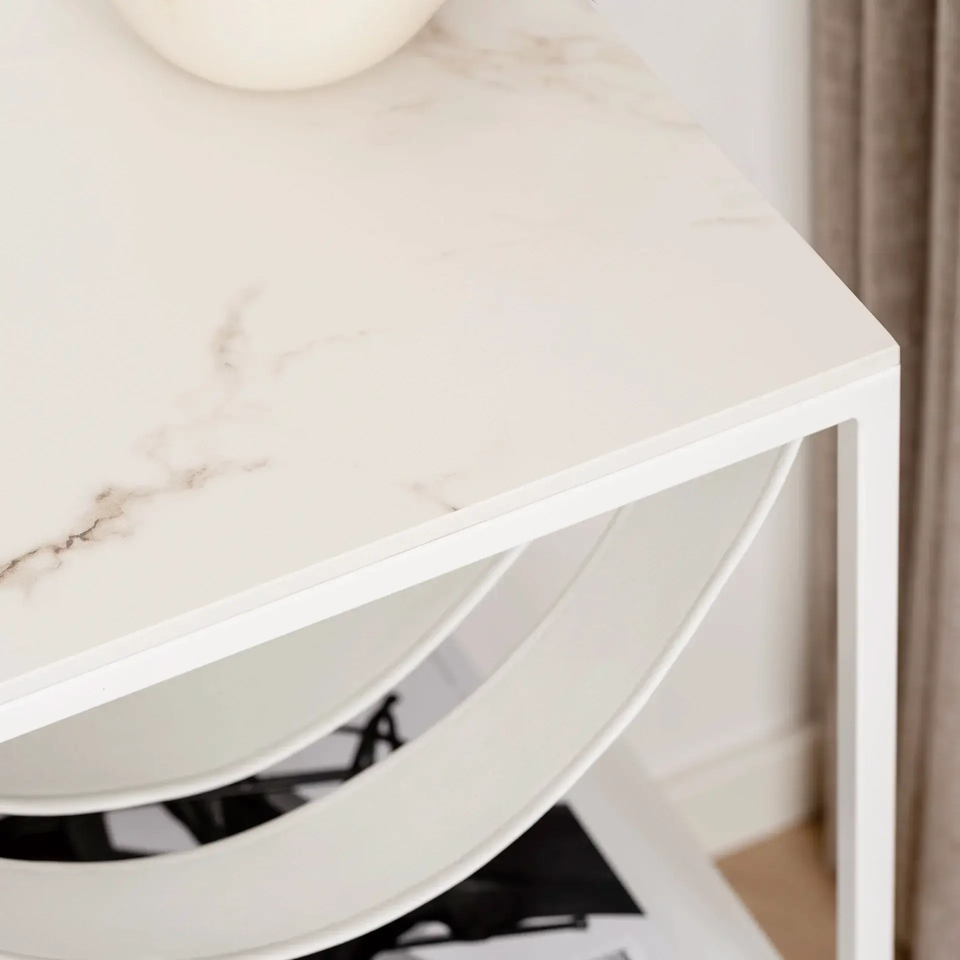 Bedside table Iris  - White - Ivory Leather Straps - Entzo dekton - Image 4