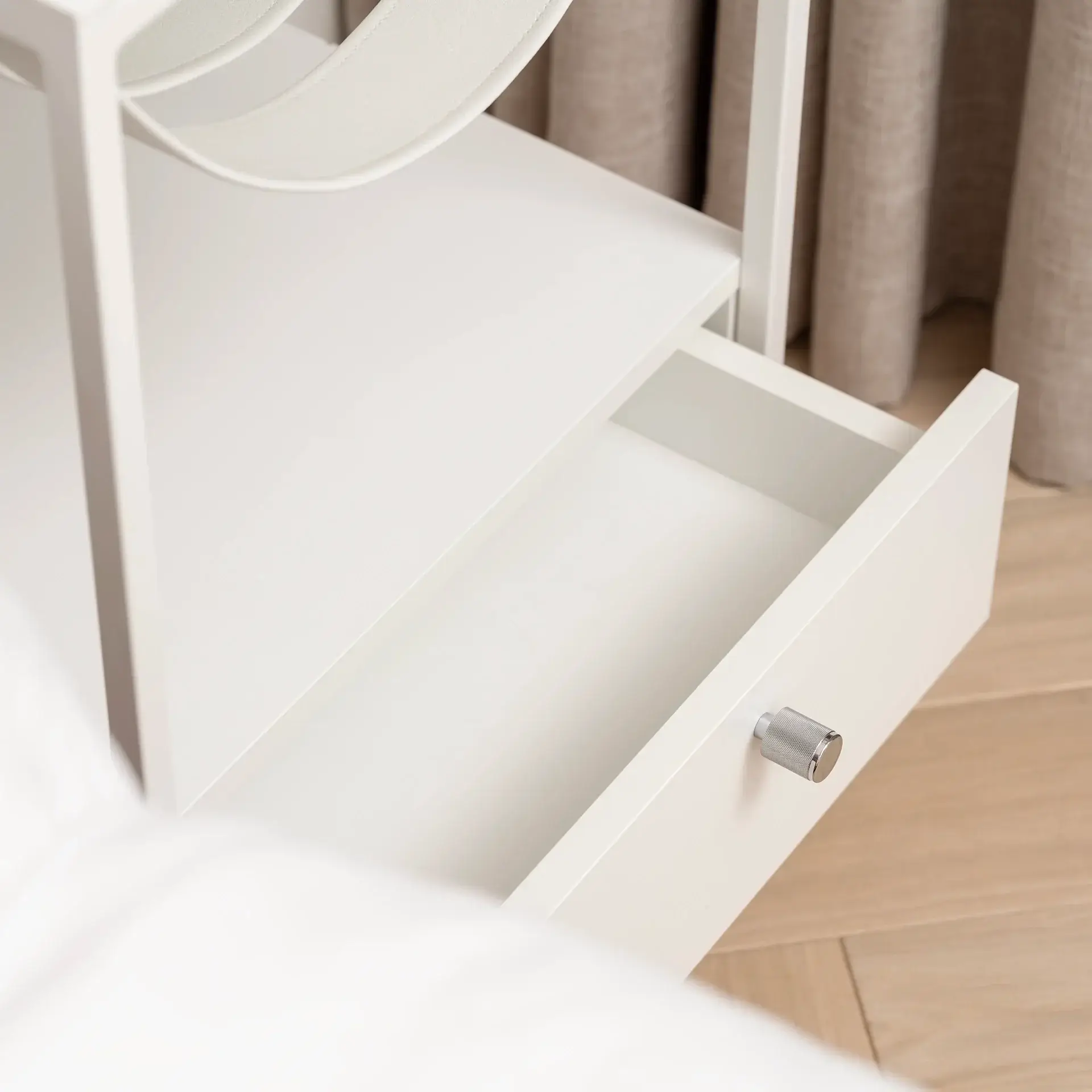 Bedside table Iris  - White - Ivory Leather Straps - Entzo dekton - Image 5