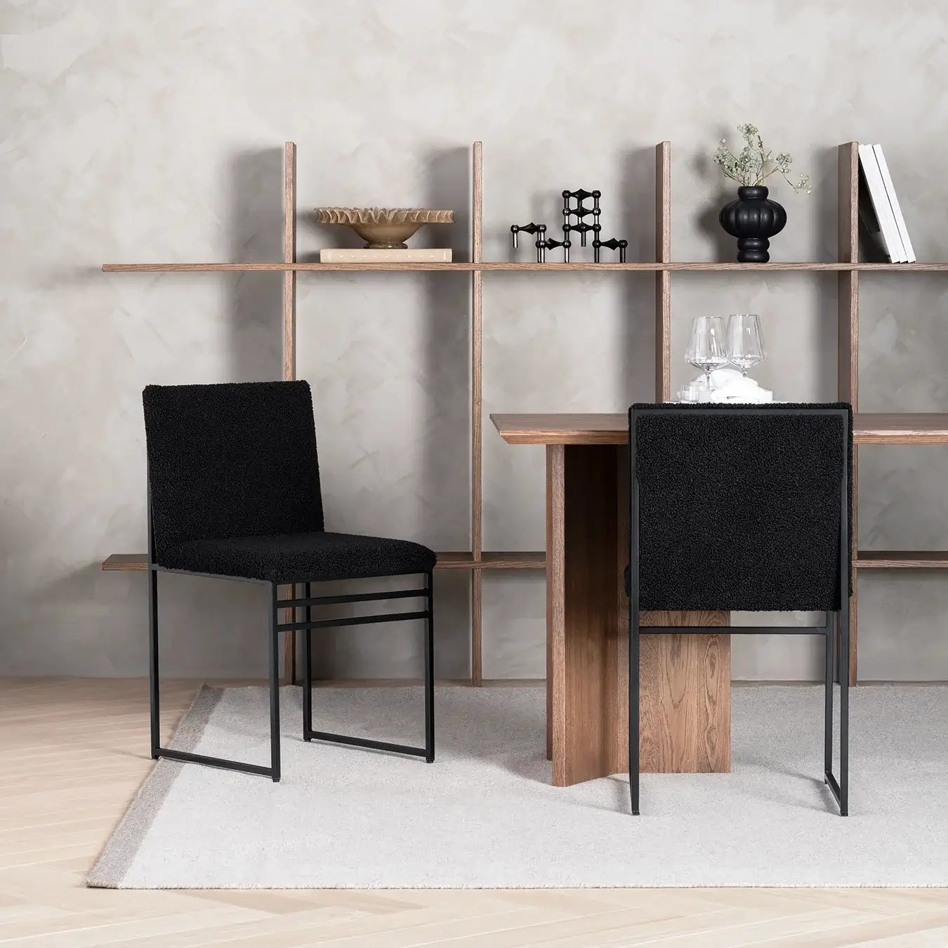Dining chair Isabell - Black Frame - Black bouclé Cushion - Image 5