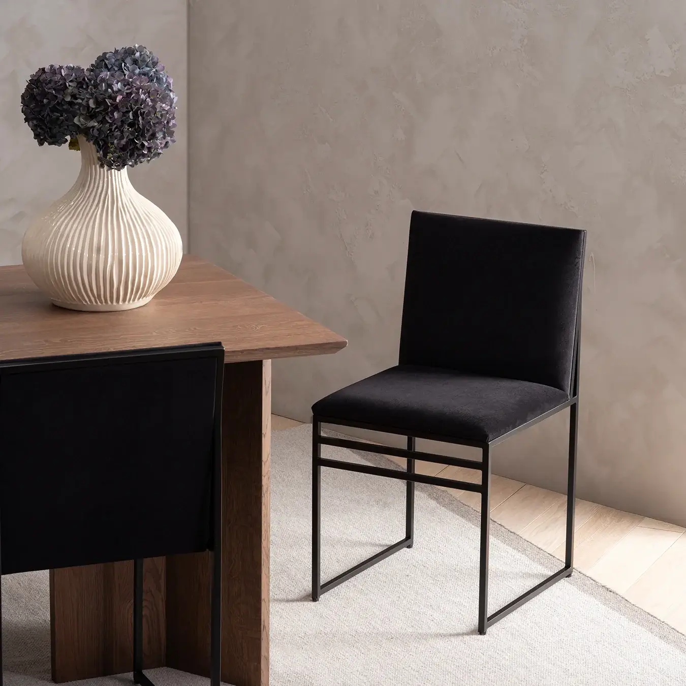 Dining chair Isabell - Black Frame - Jade black velvet Cushion - Image 3