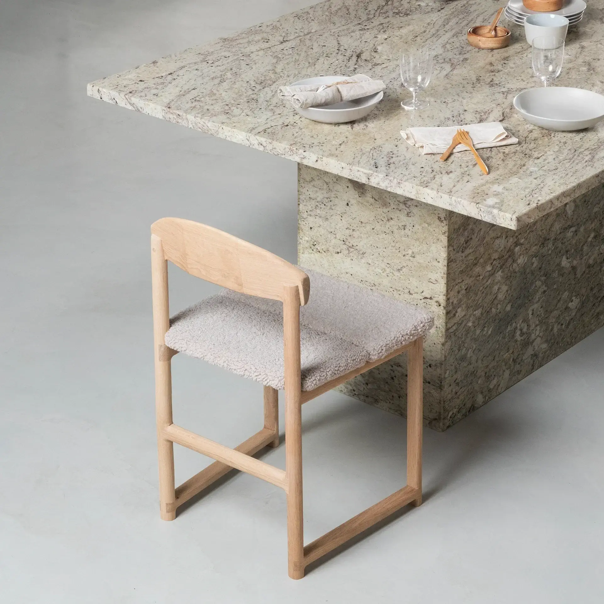 Dining chair Karin - Oak Wood Frame - Greige bouclé Cushion - Image 3