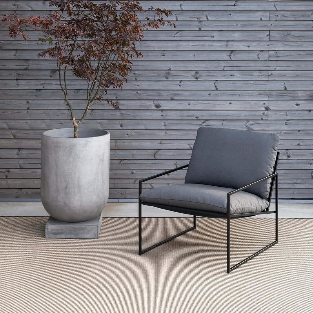 Outdoor lounge chair Kenny - Black Frame - Onyx Acrylic Cushion - Image 5
