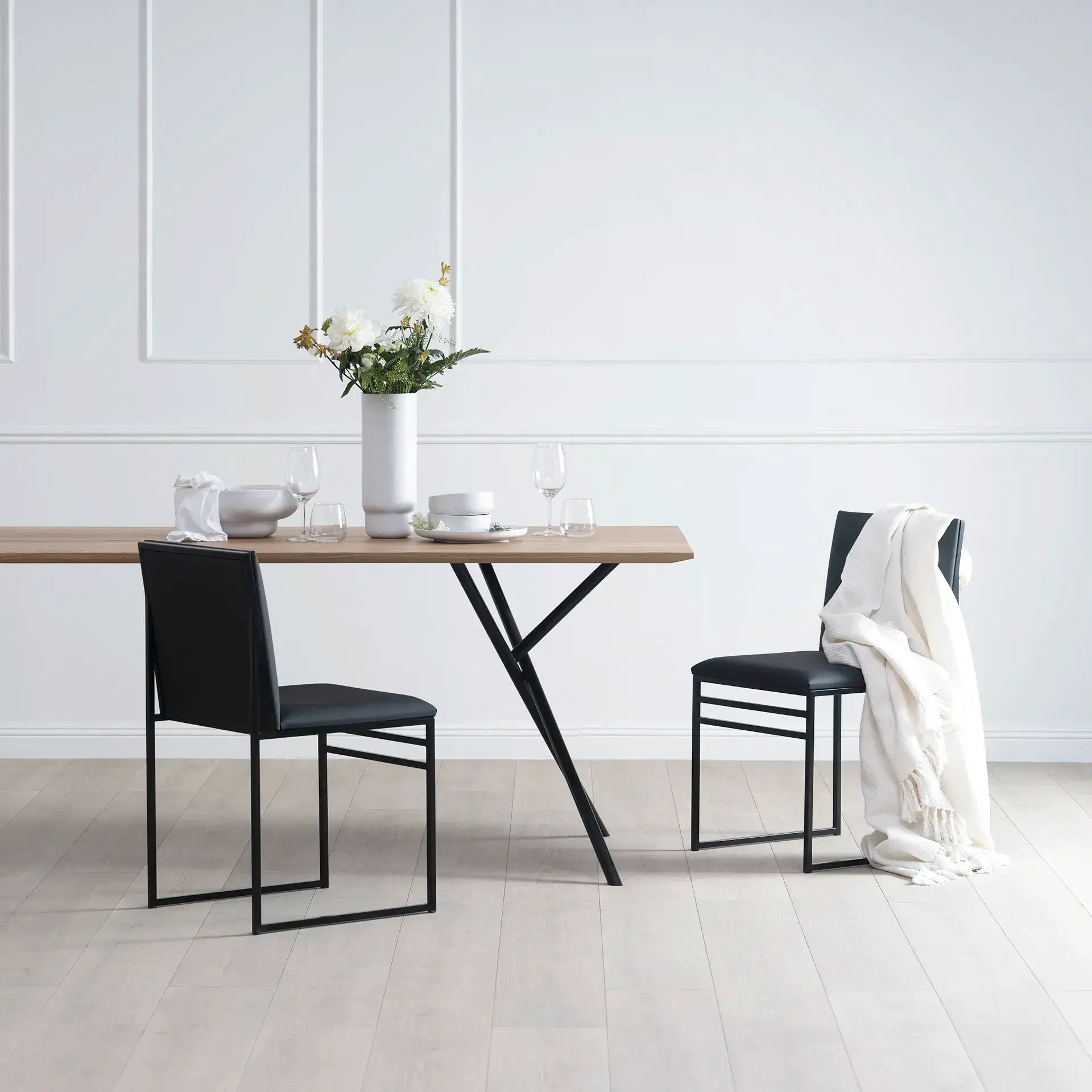 Dining table Melker - Black Frame - Oak Wood Top - Image 2