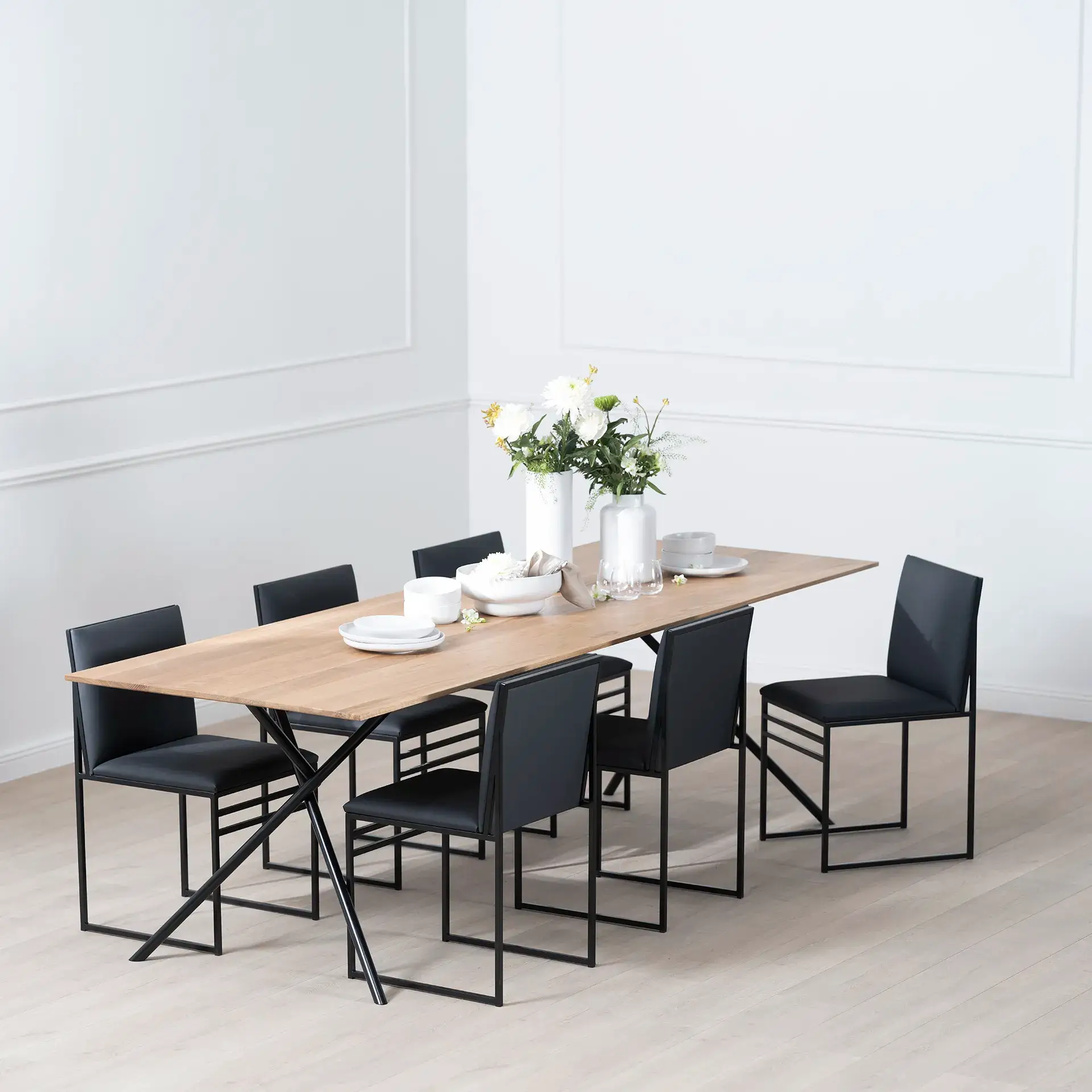 Dining table Melker - Black Frame - Oak Wood Top - Image 3