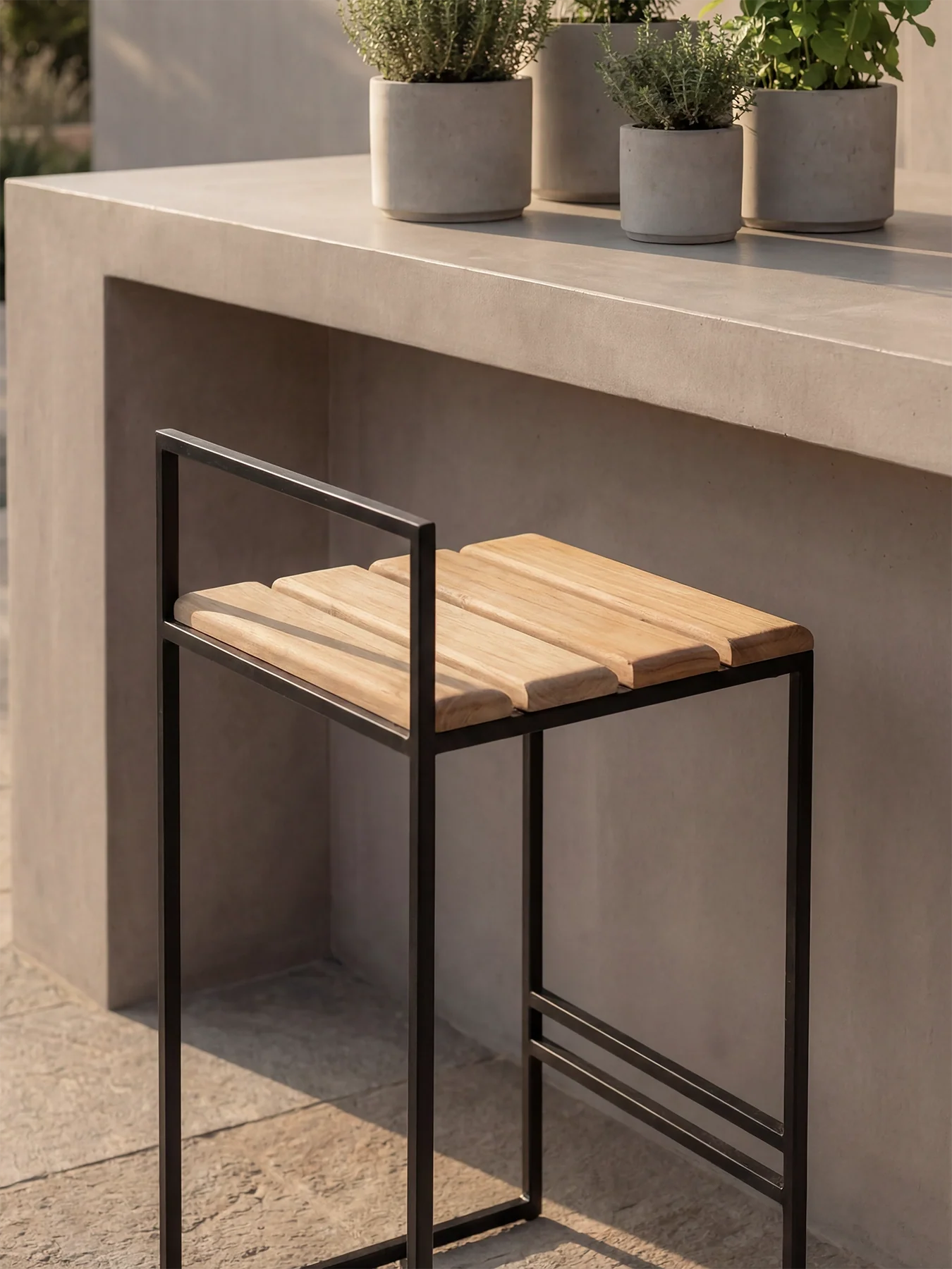 Outdoor Bar Stool Saga – Black Frame & Teak - Image 3