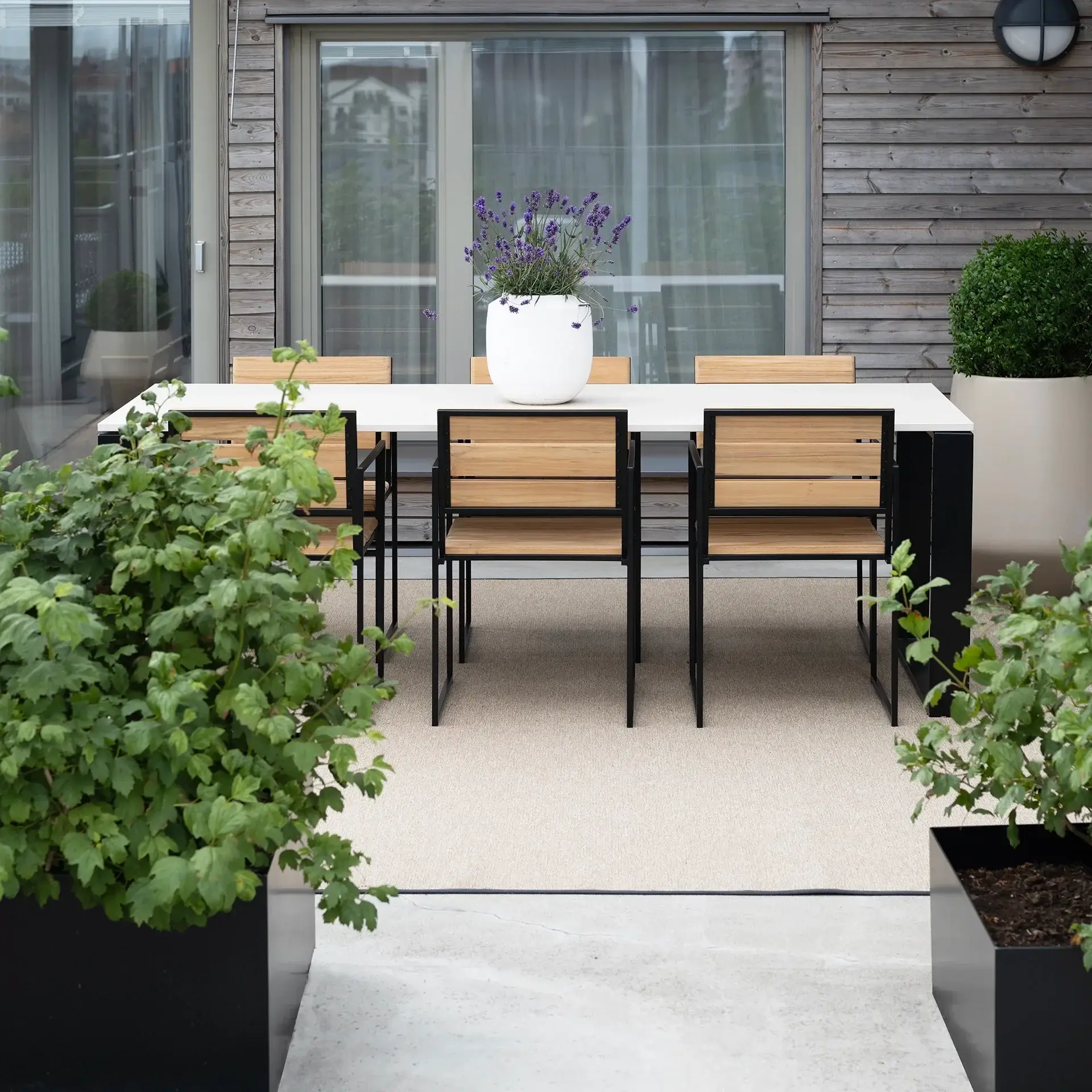 Garden Dining Chair Signe – Black Frame & Teak - Image 3