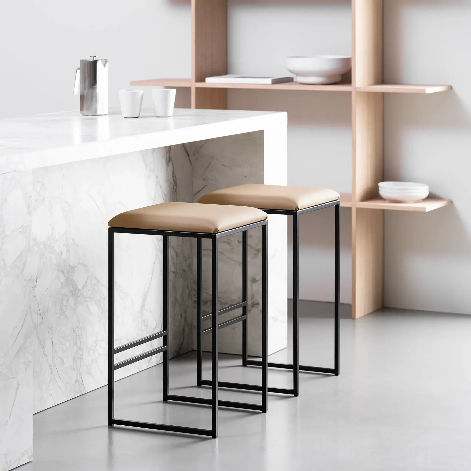 Bar Stool Svea – Black – Latte Leather - Image 3