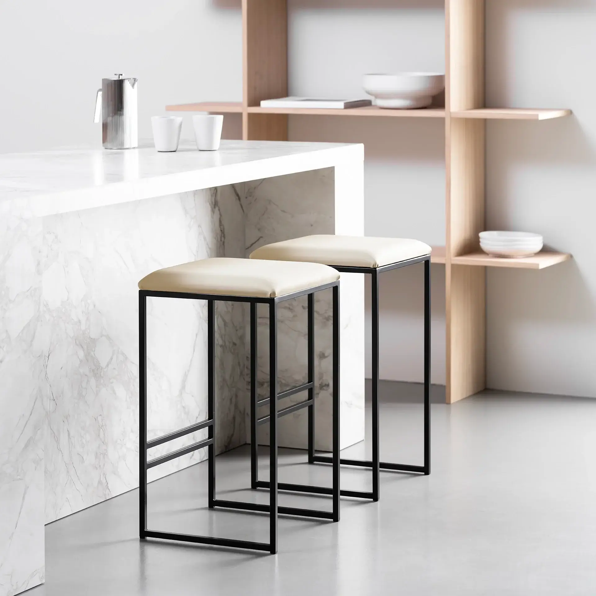 Bar Stool Svea – Black – Sand Leather - Image 3